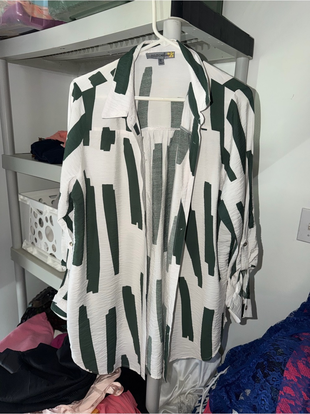 Abstract Stripe Button-Front Blouse - White & Dark Green